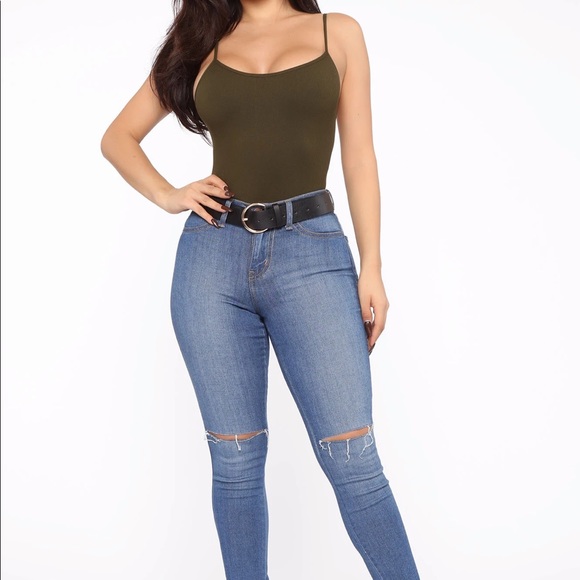 🥀DONATING 3/15 Sophia Ribbed Seamless Tank Scoop Neck - Picture 3 of 4